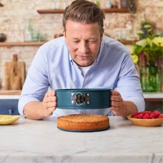 JAMIE OLIVER 26CM SPRING FORM CAKE TIN


