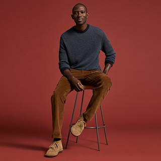 2 chinos for 109€, 3 for 159€ , on outlet prices 