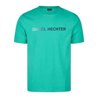 *on iconic T-Shirts